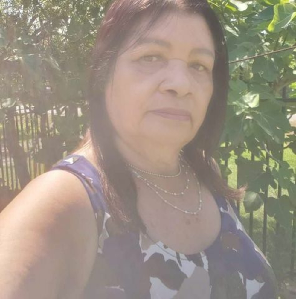Meet your Posher, Carmela